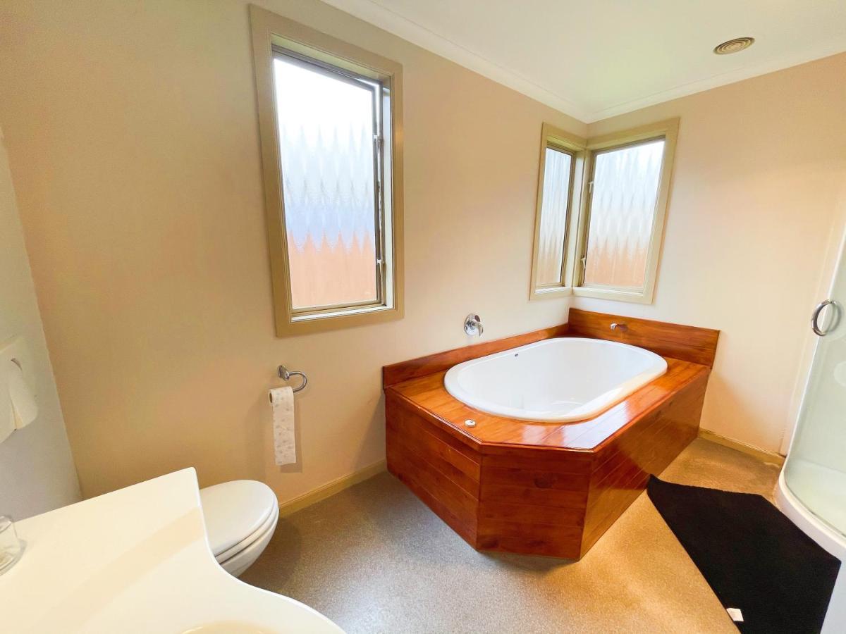 Private And Perfect For Families, Rotorua Escape Villa Exteriör bild